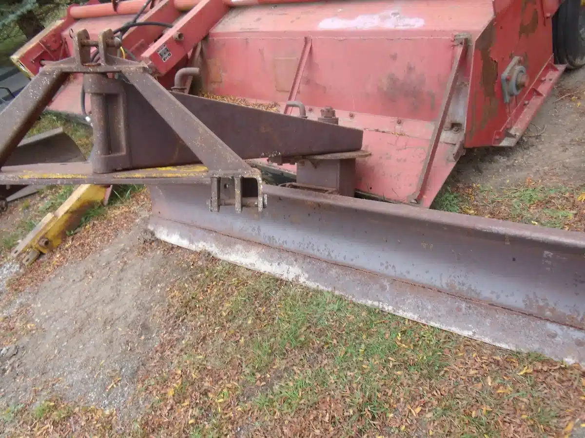 Used Servis Equipment 8' Blade