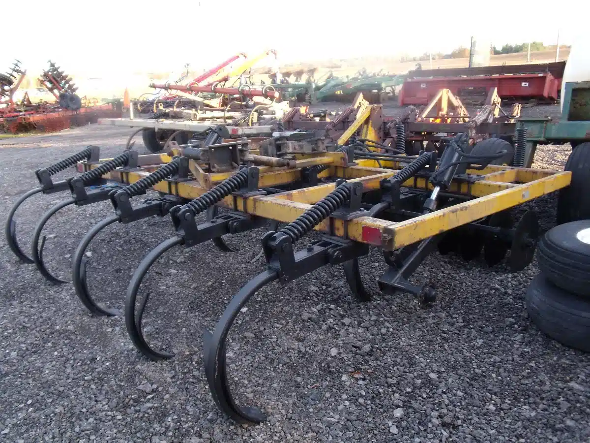 Used Landoll 9 SHANK Disc Chisel