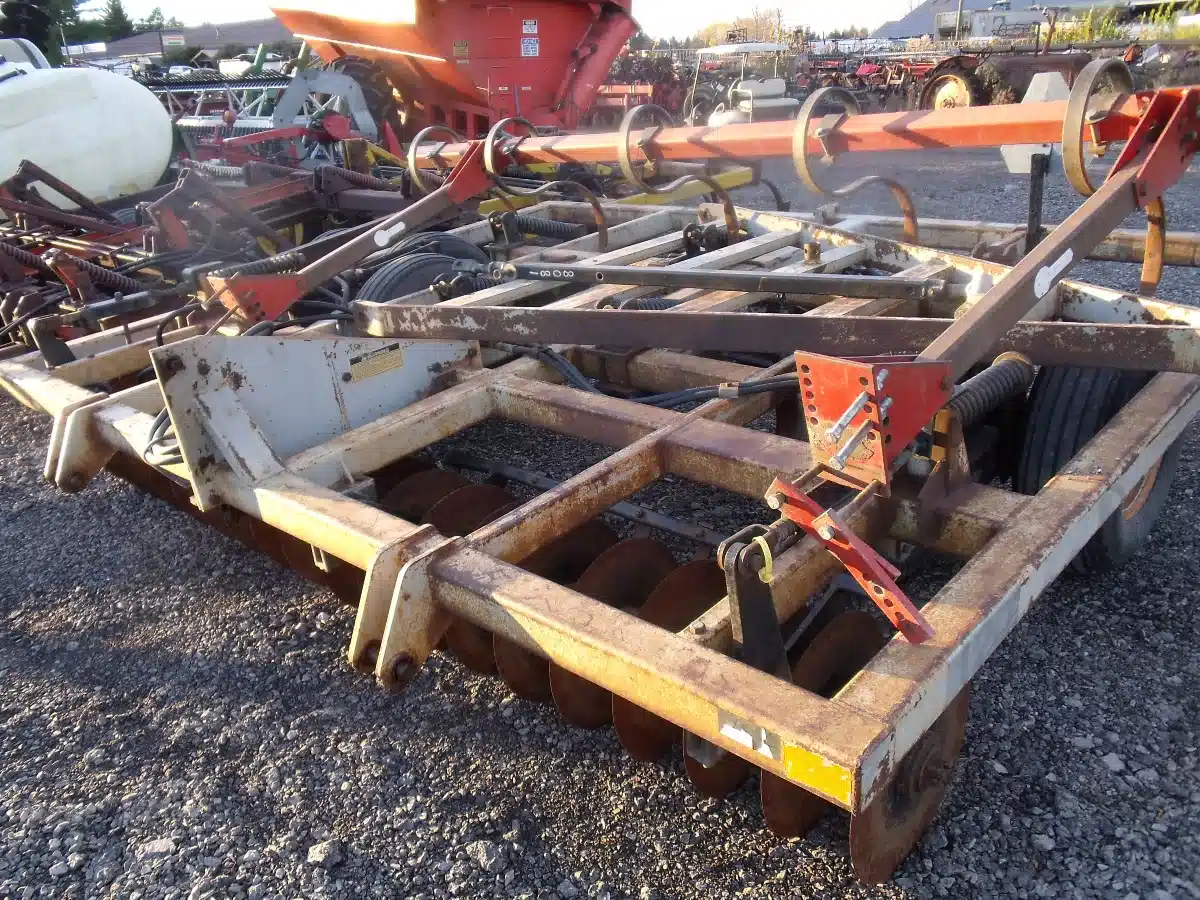 Gallery image 2 for Used Landoll Task Master Chisel Plow