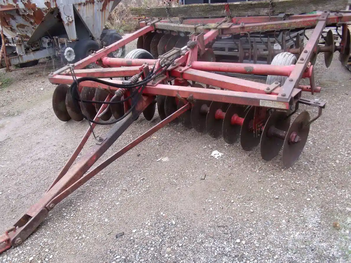 Gallery image 2 for Used Massey Ferguson 520 Disc