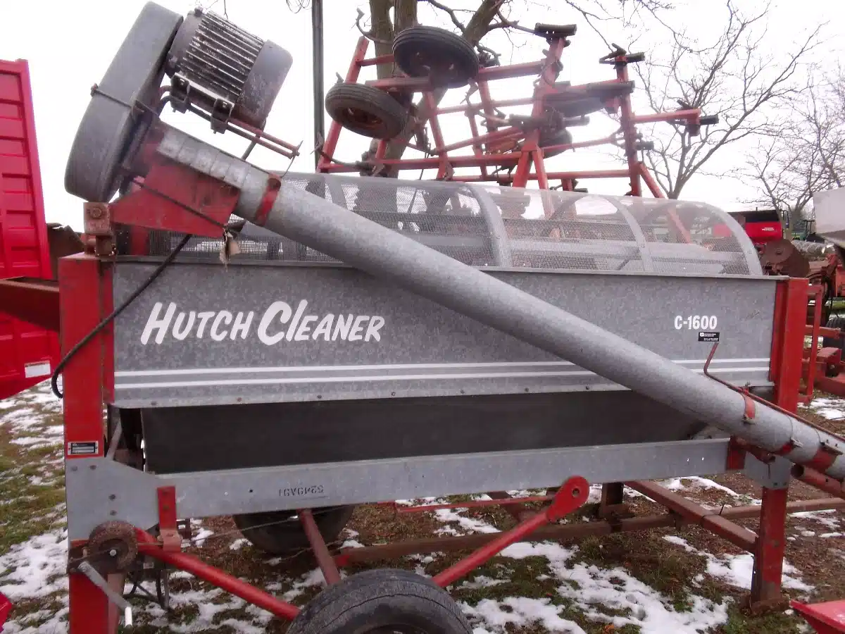 Gallery image 2 for Hutchinson 1600 Grain Cleaner