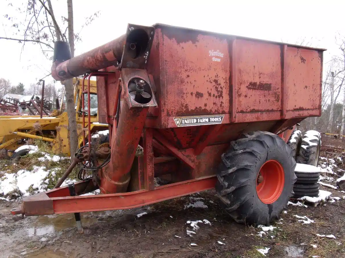 Used UFT 444 Grain Cart