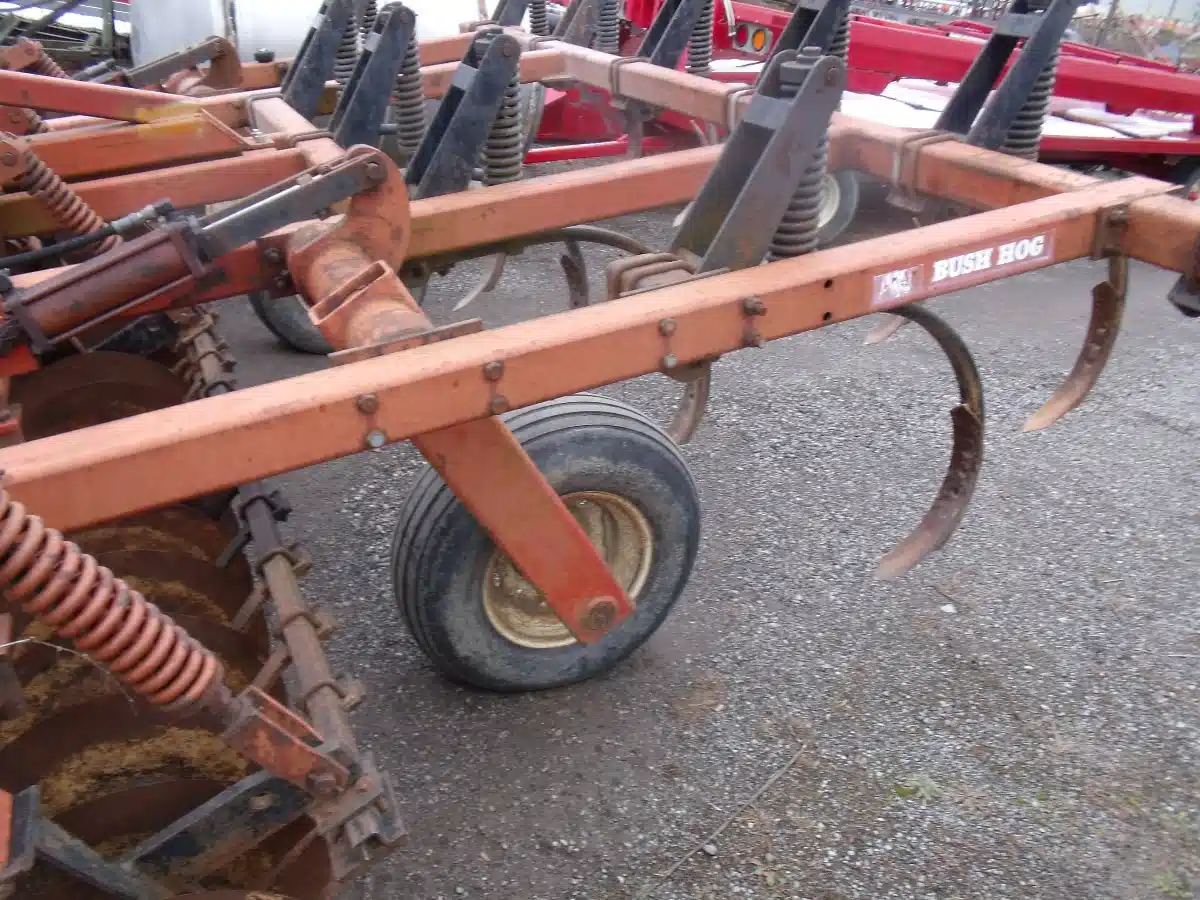 Gallery image 2 for Used Bush Hog 1550 Disc Chisel