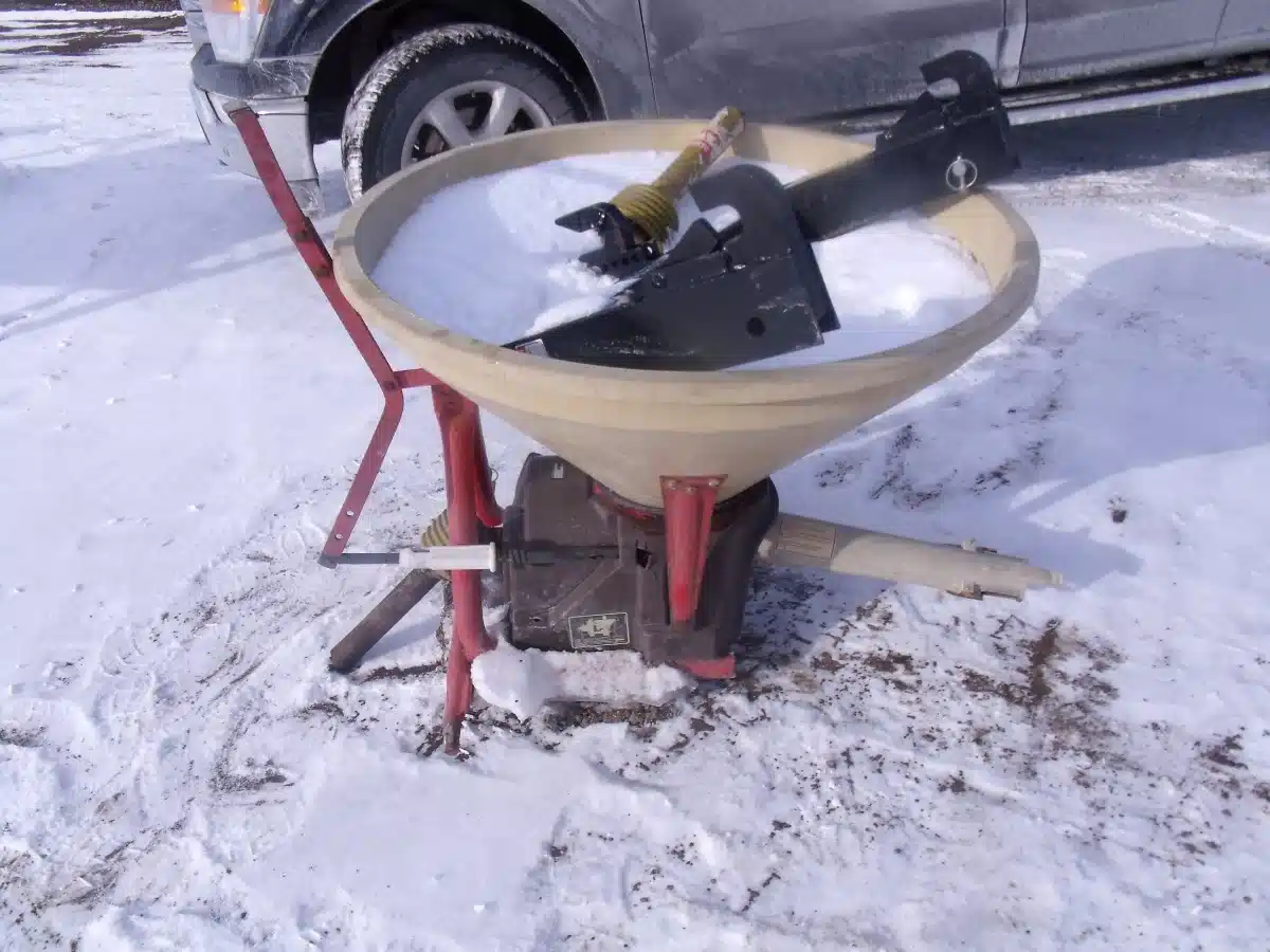 Used Vicon 3PTH Spreader - Fertilizer