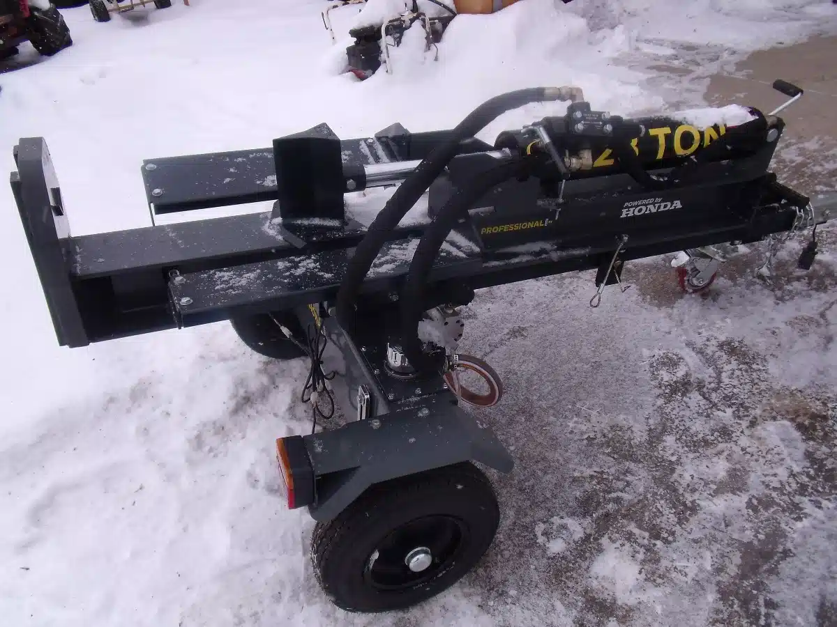 New AgriEase 28 Ton Wood Splitter