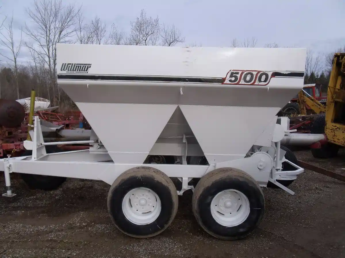 Gallery image 2 for Willmar 500 Spreader - Fertilizer