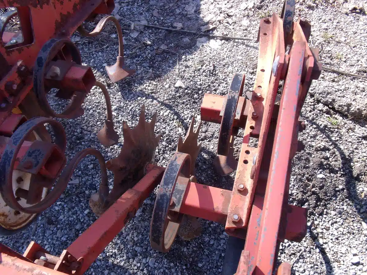 Gallery image 2 for International Harvester 6 Row Crop Cultivator