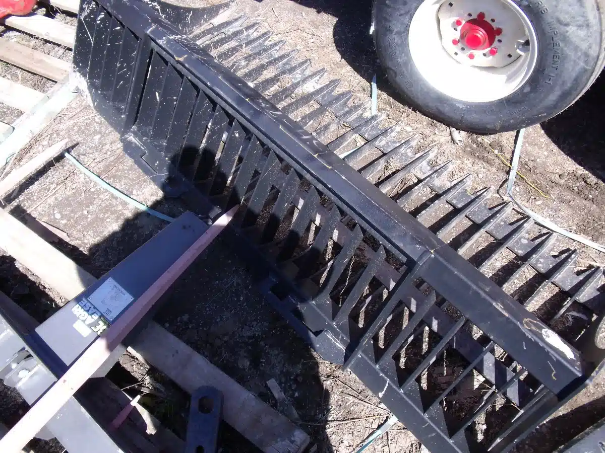 Gallery image 2 for Great Bear 78" Stone Fork