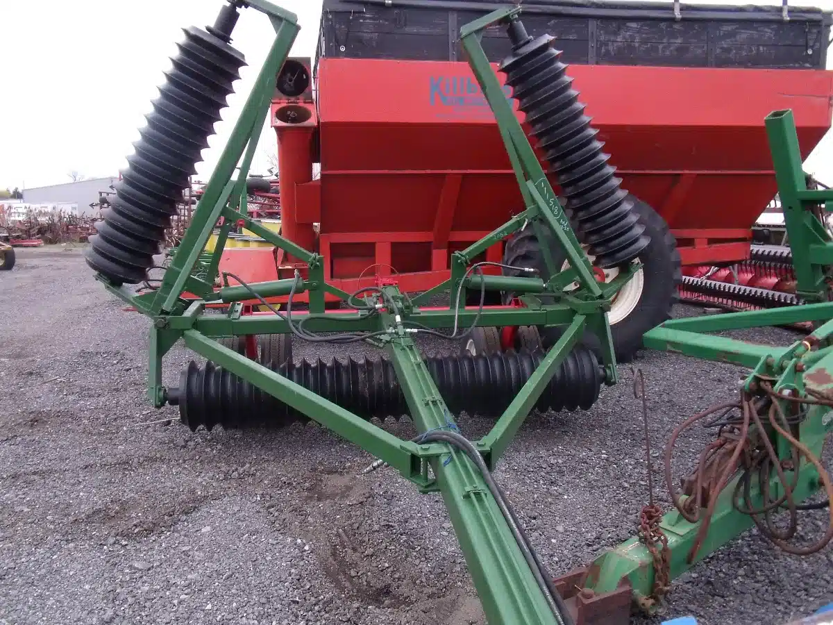 Photo de la Galerie 2 pour Brillion 24FT Rouleau émotteur'