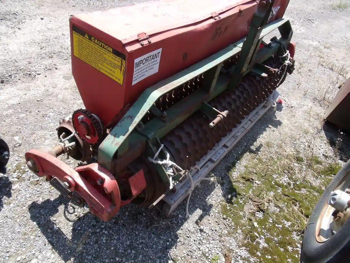 Gallery image 1 for Brillion 64 Seeder