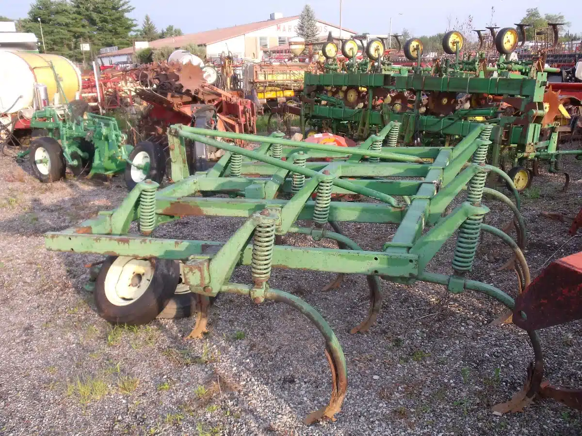Photo de la Galerie 2 pour John Deere 1600 Cultivateur Sous-soleur