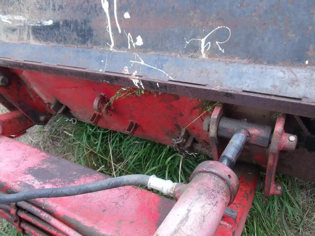 Photo de la Galerie 2 pour Massey Ferguson 390 Tracteur avec chargeur