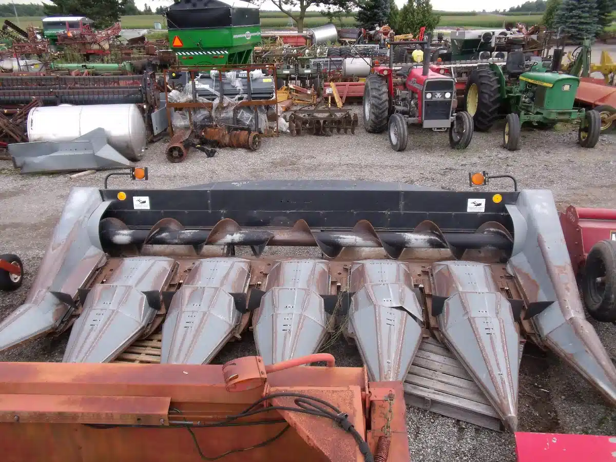 Gallery image 2 for Gleaner R630 Header - Row Crop