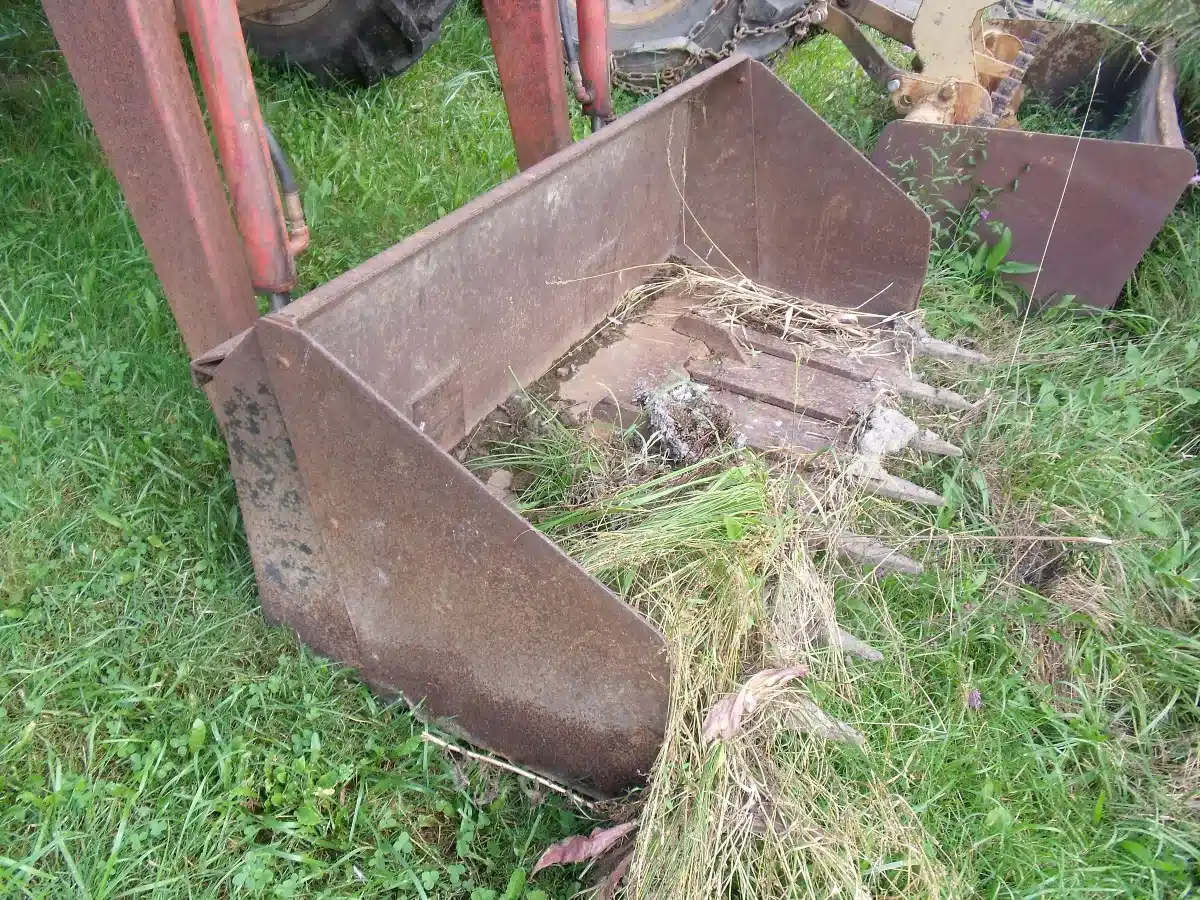 Photo de la Galerie 2 pour Massey Ferguson 274 Tracteur avec chargeur