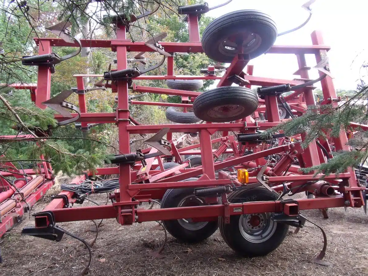 Gallery image 1 for Case IH 4300 Cultivator