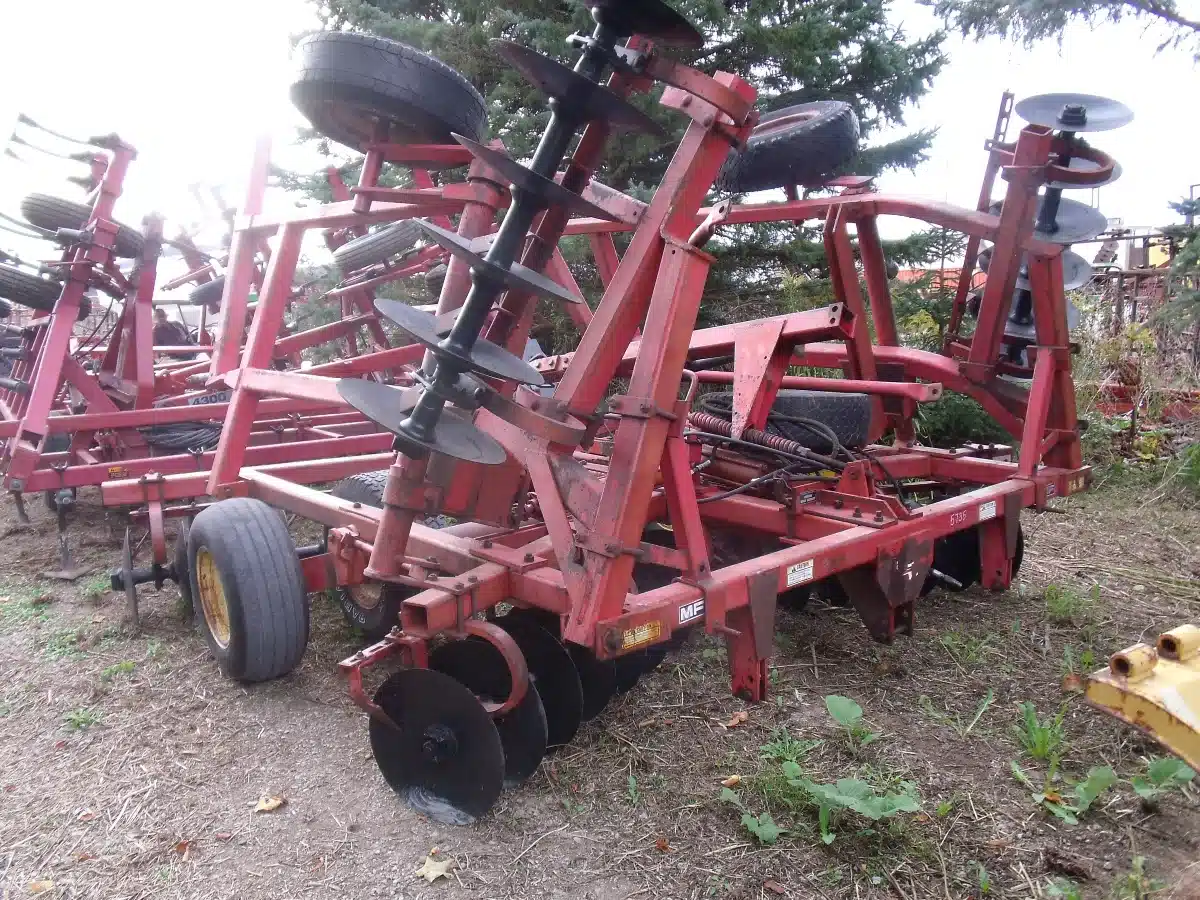 Photo de la Galerie 2 pour Massey Ferguson 820 Disque