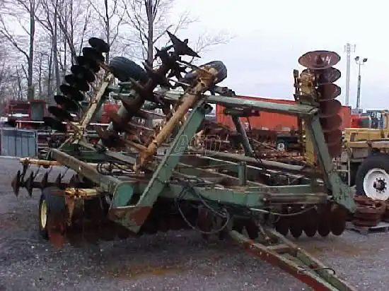 Gallery image 1 for Used John Deere 330 Disc