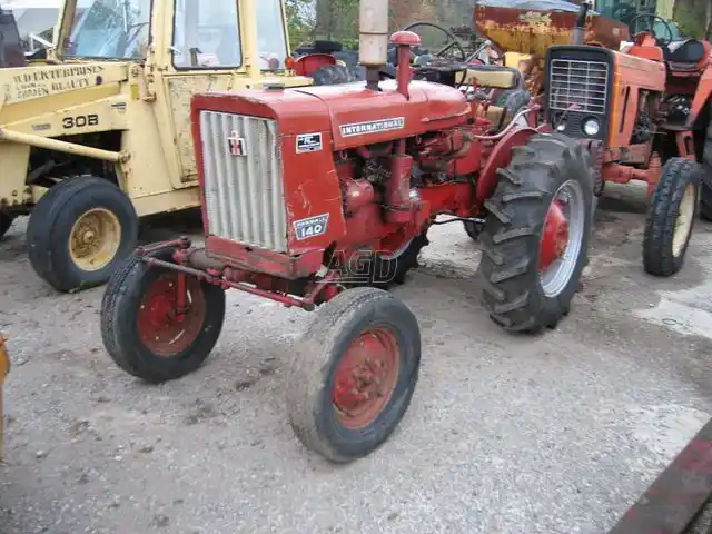 Gallery image 2 for Used International Harvester 140 Tractor