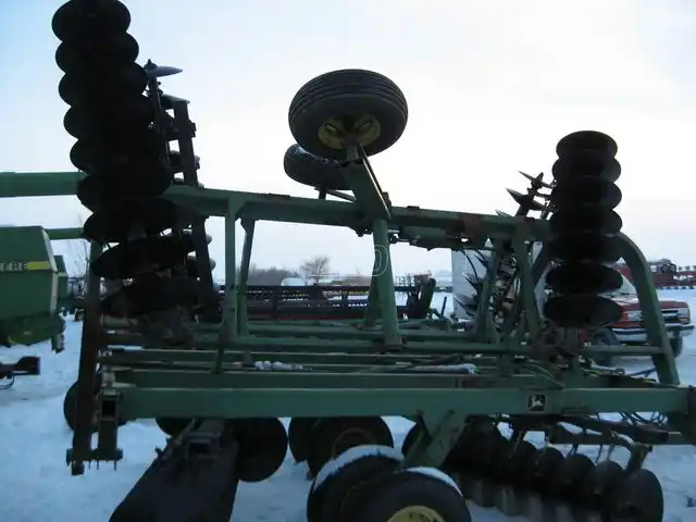 Gallery image 1 for Used John Deere 230 Disc