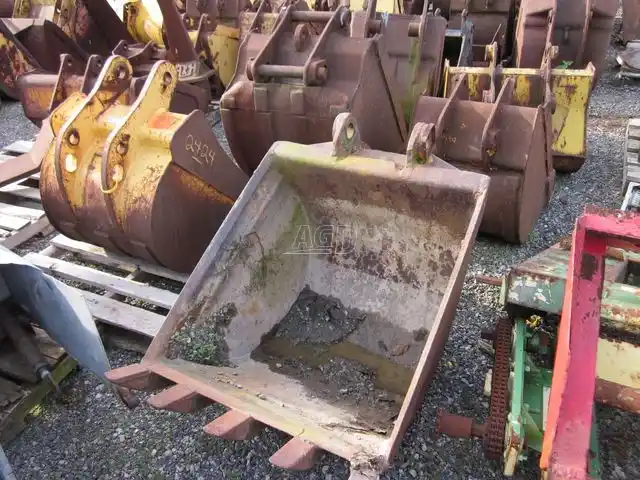 Gallery image 2 for Used 30" bucket Bucket