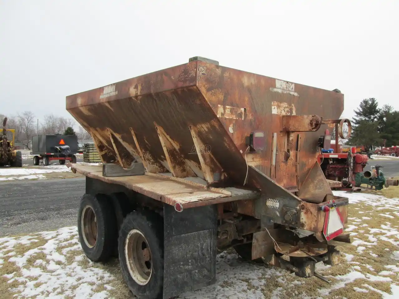 Gallery image 2 for Used Ryan 8 TON Spreader - Fertilizer