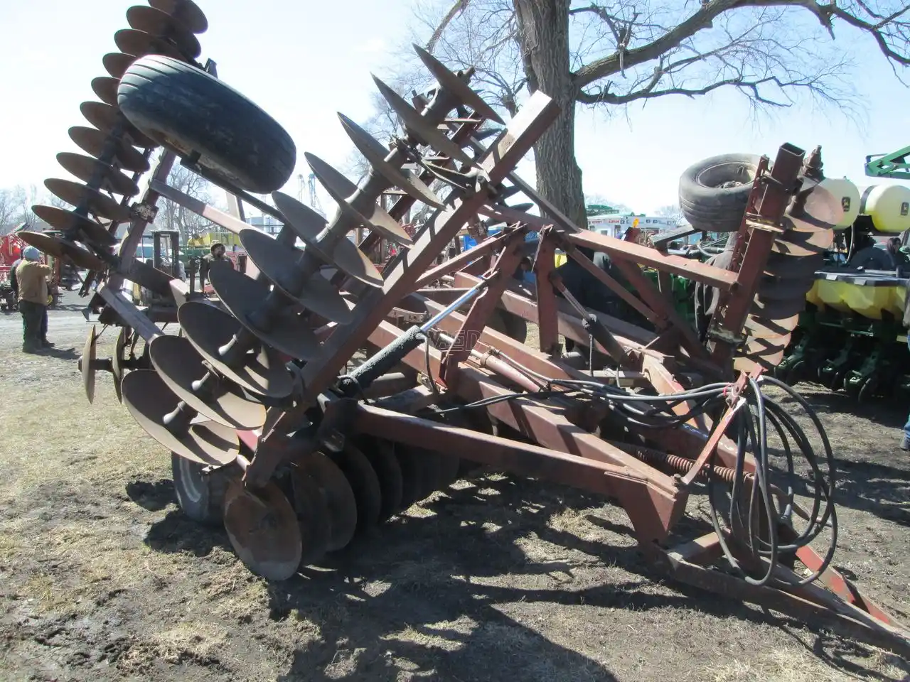 Gallery image 2 for Used International Harvester 490 Disc