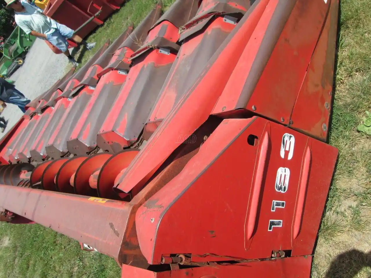 Gallery image 1 for Used Massey Ferguson 1183 Header - Row Crop