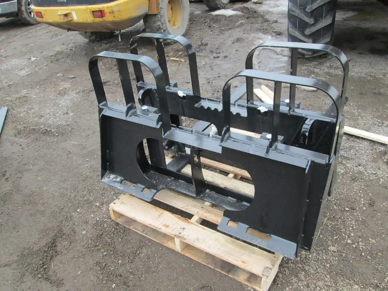 Gallery image 2 for New HLA 4200 LBS Pallet Fork