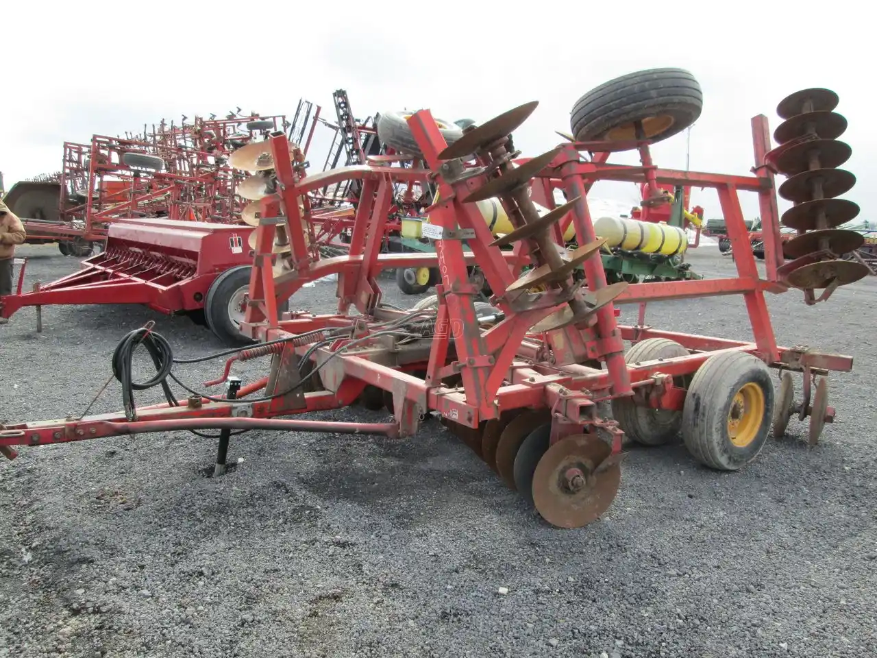 Gallery image 1 for Used Massey Ferguson 820 Disc