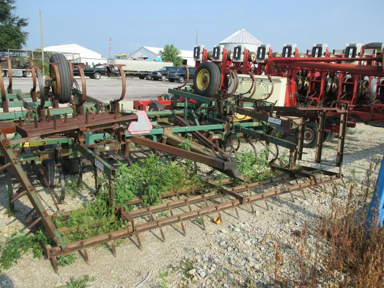 Gallery image 1 for Used John Deere 1010 Cultivator