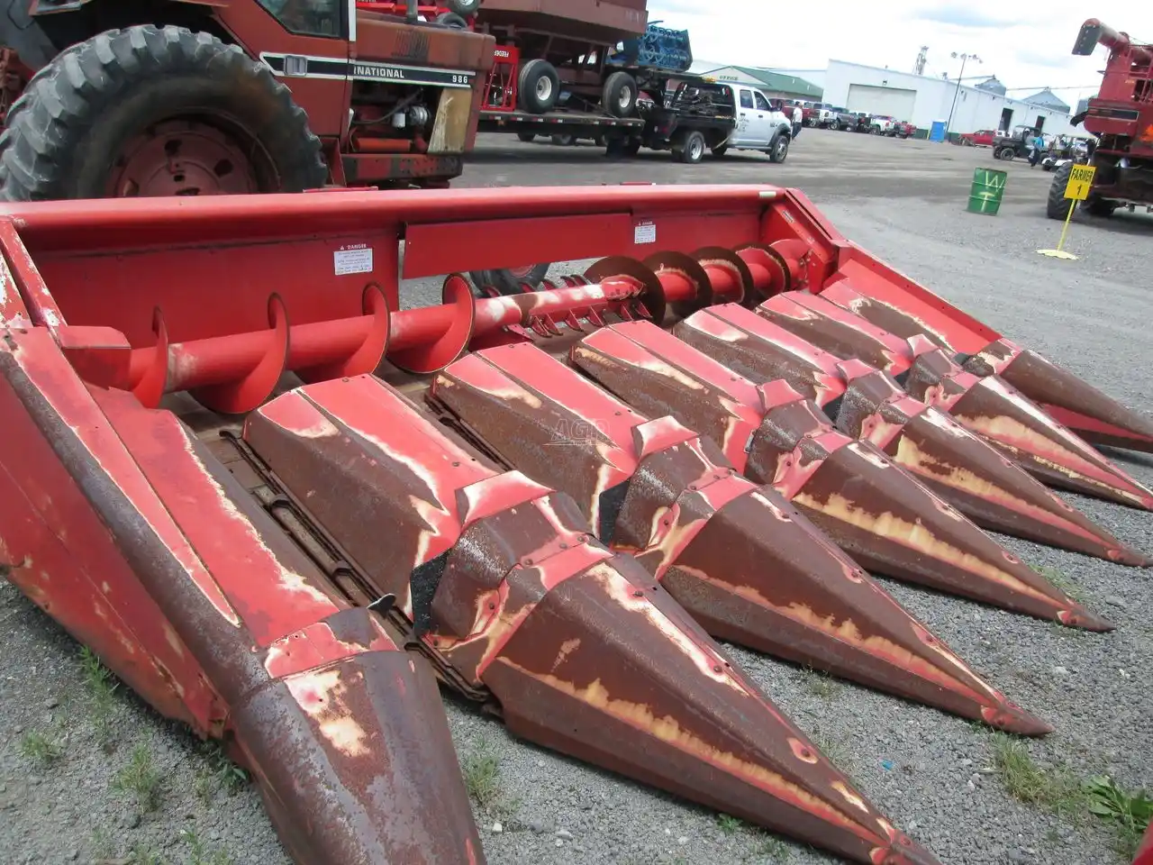 Gallery image 1 for Massey Ferguson 1163 Header - Row Crop