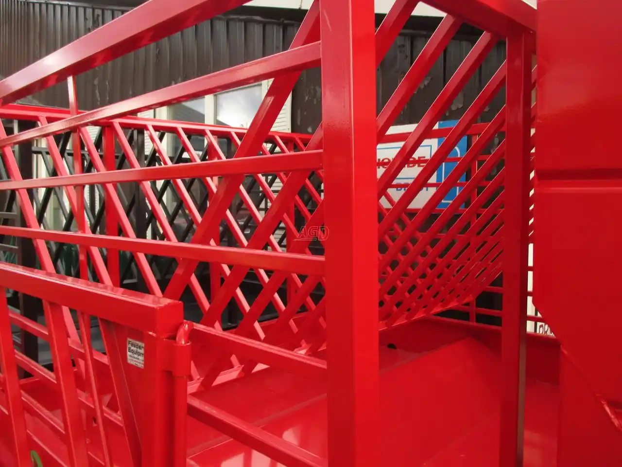 Gallery image 1 for New Martin's Hay Feeders HAYMIZER Feeder