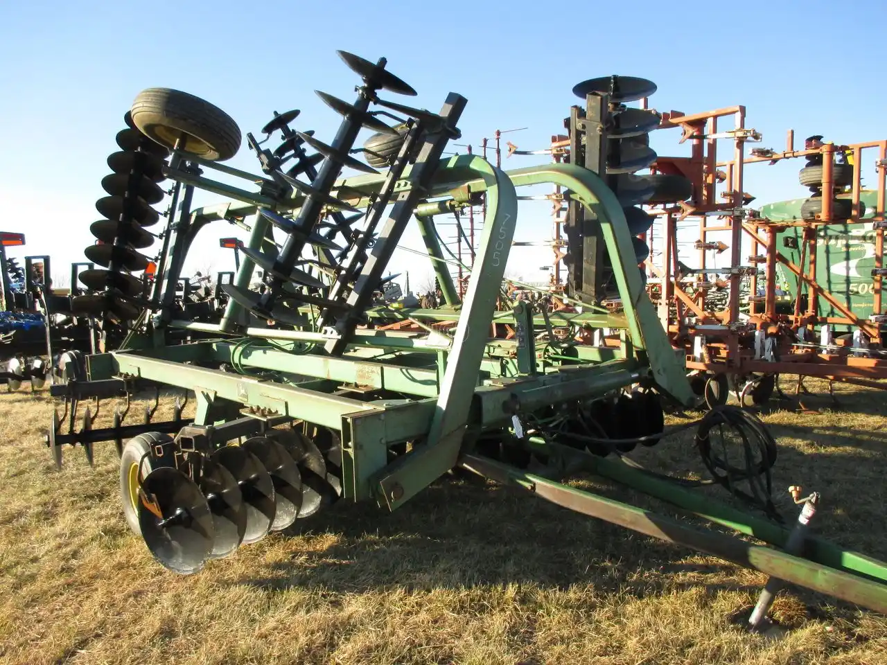 Gallery image 2 for Used John Deere 235 Disc