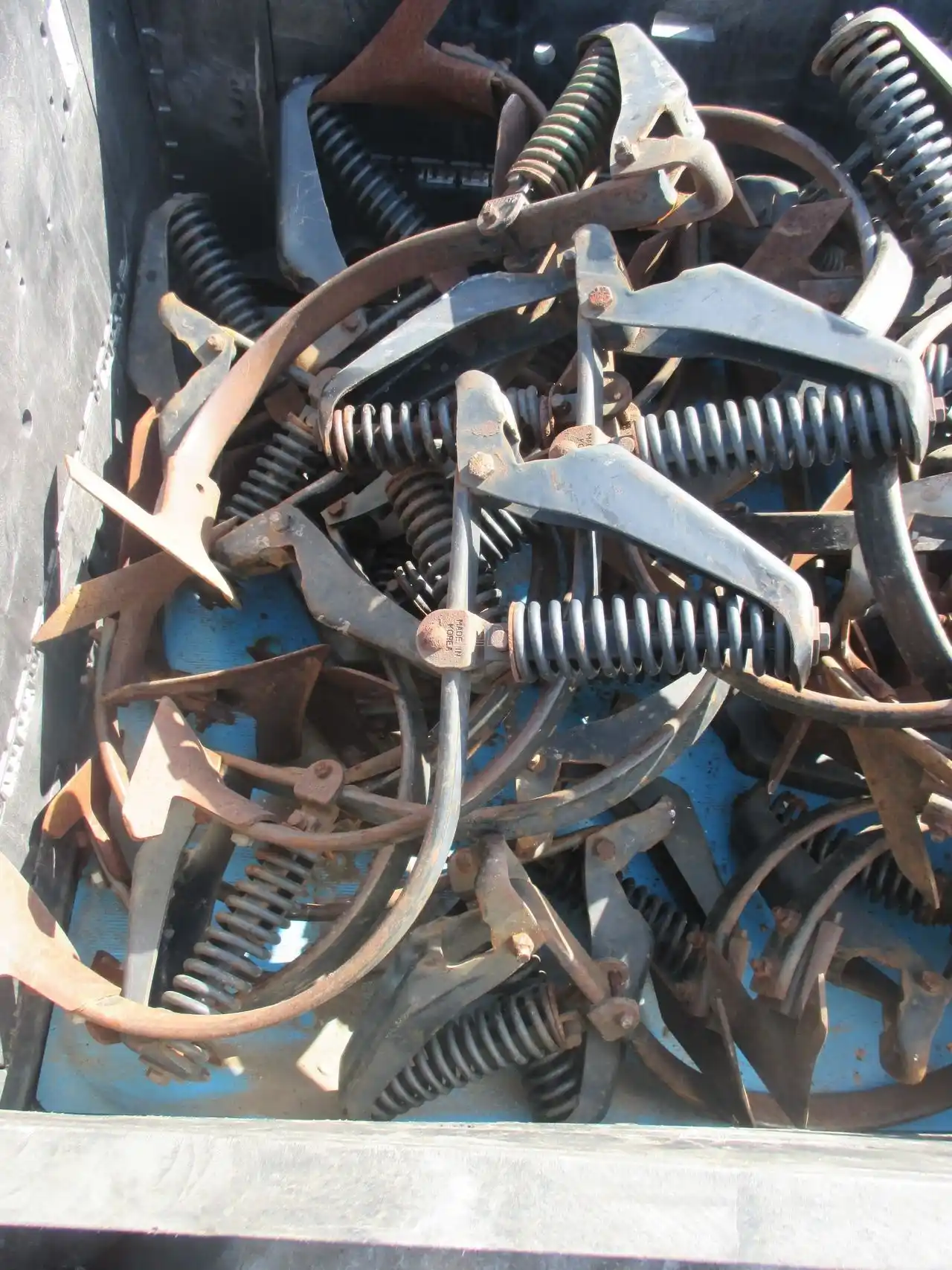 Gallery image 2 for Used John Deere Shanks Cultivator