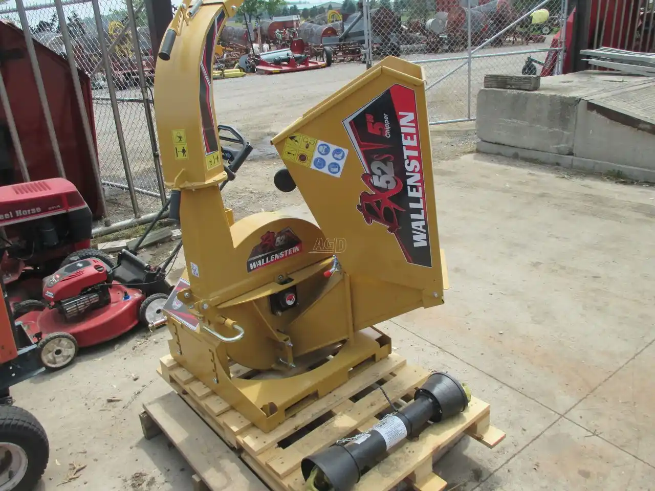 Gallery image 2 for New Wallenstein BX52S Wood Chipper