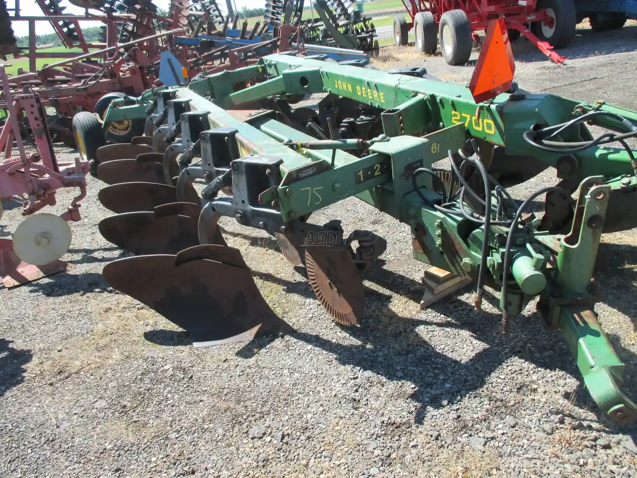 Gallery image 1 for Used John Deere 2600 Plow