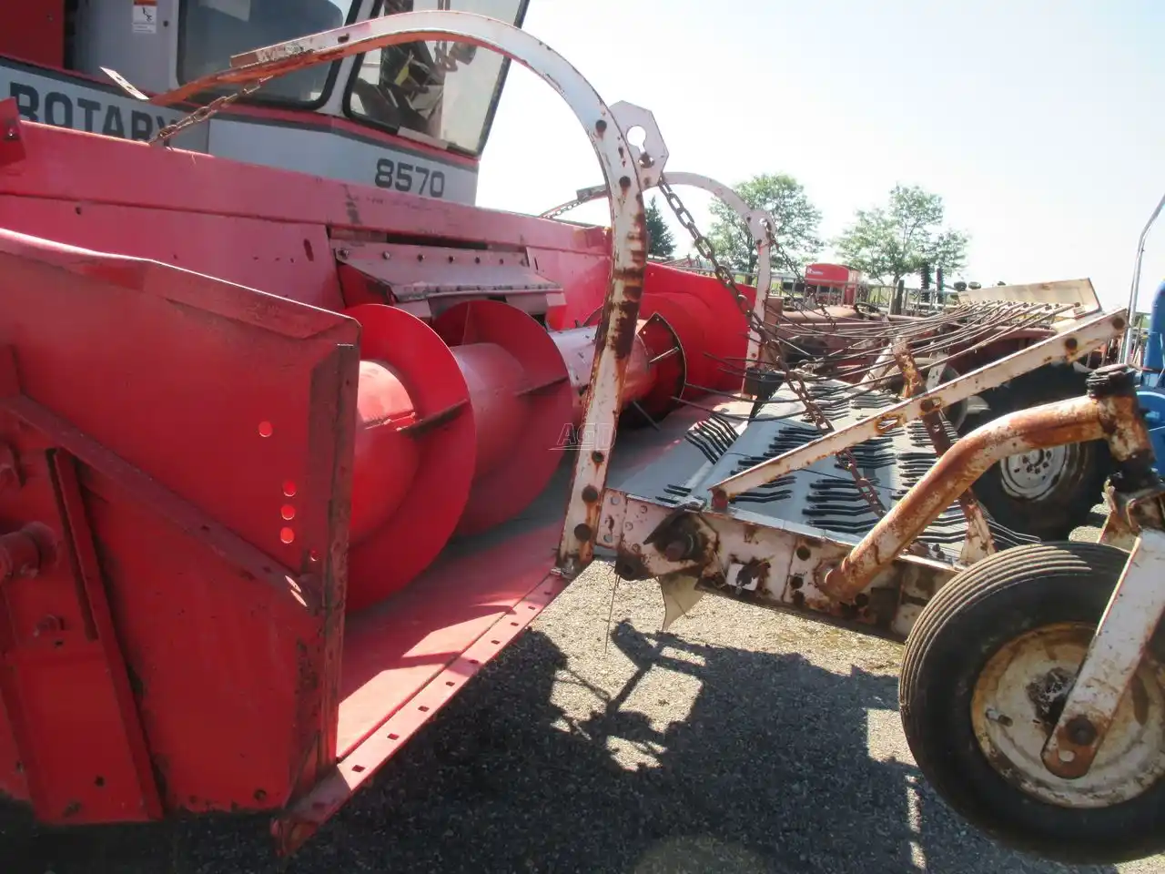 Gallery image 2 for Used Massey Ferguson White Header - Pickup