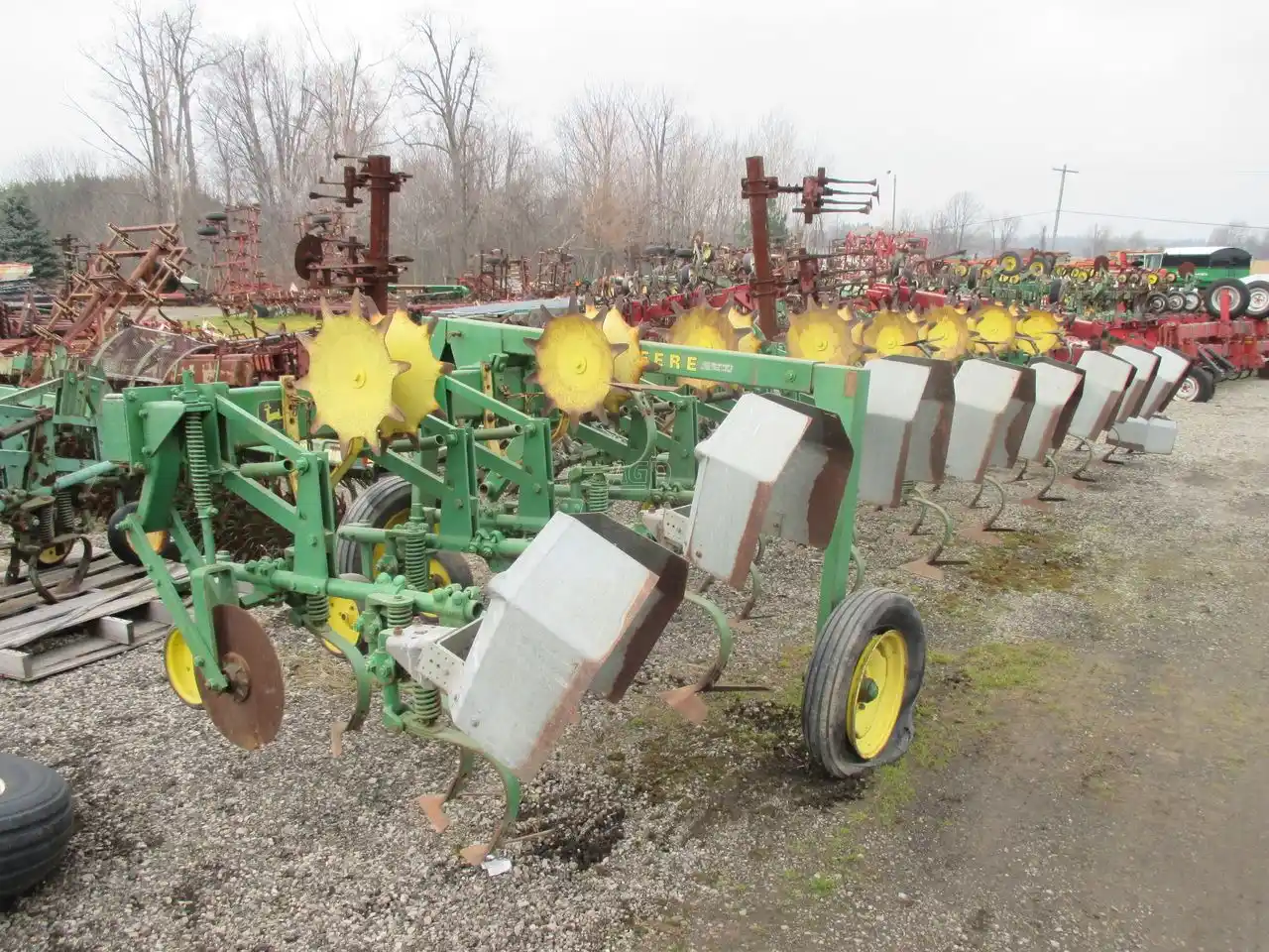 Gallery image 2 for Used John Deere RM Cultivator