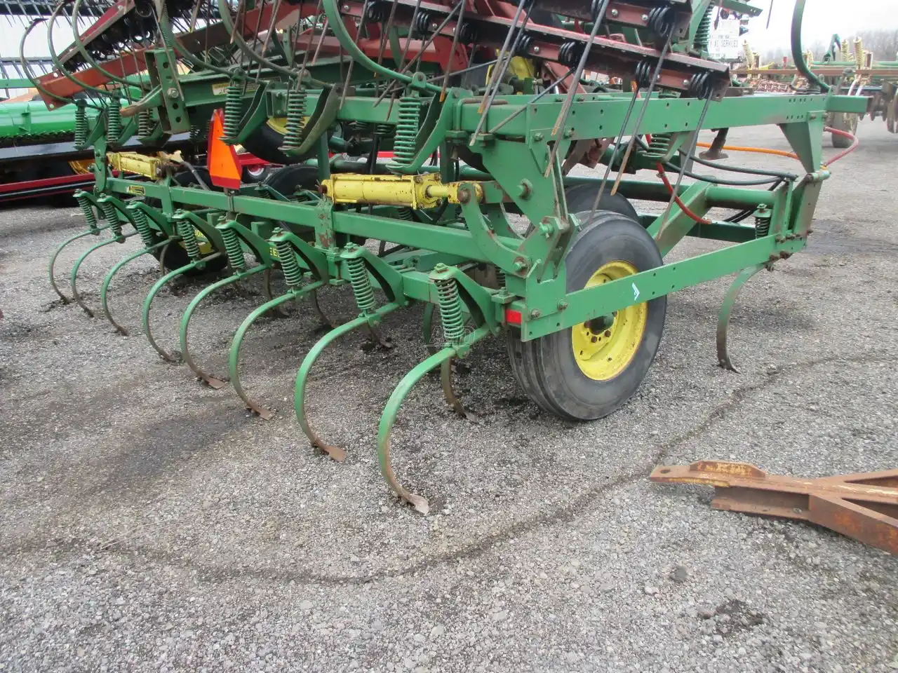 Gallery image 2 for Used John Deere 1010 Cultivator