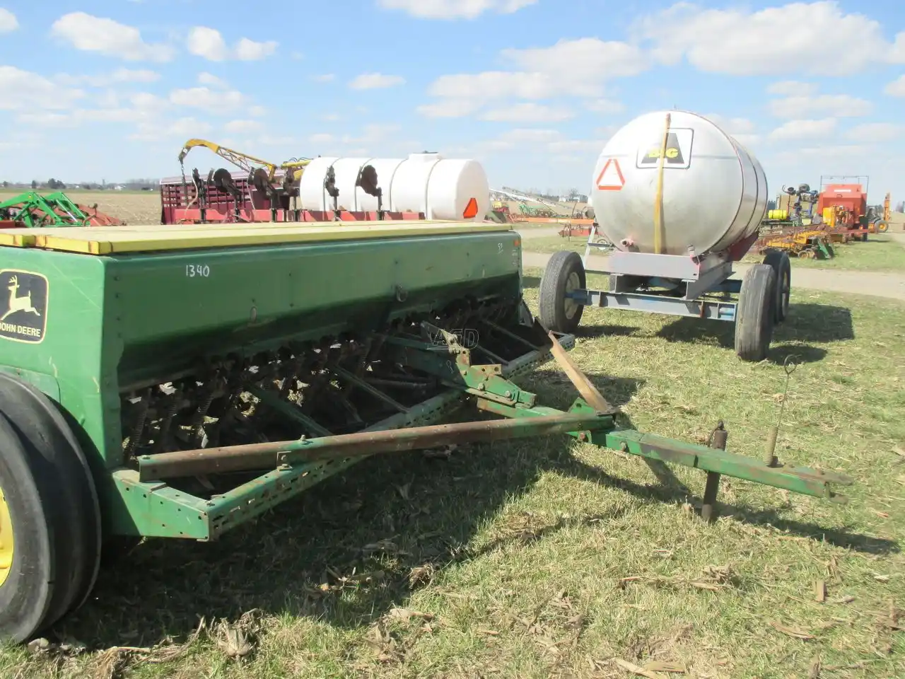 Gallery image 1 for Used John Deere 8300 Drill