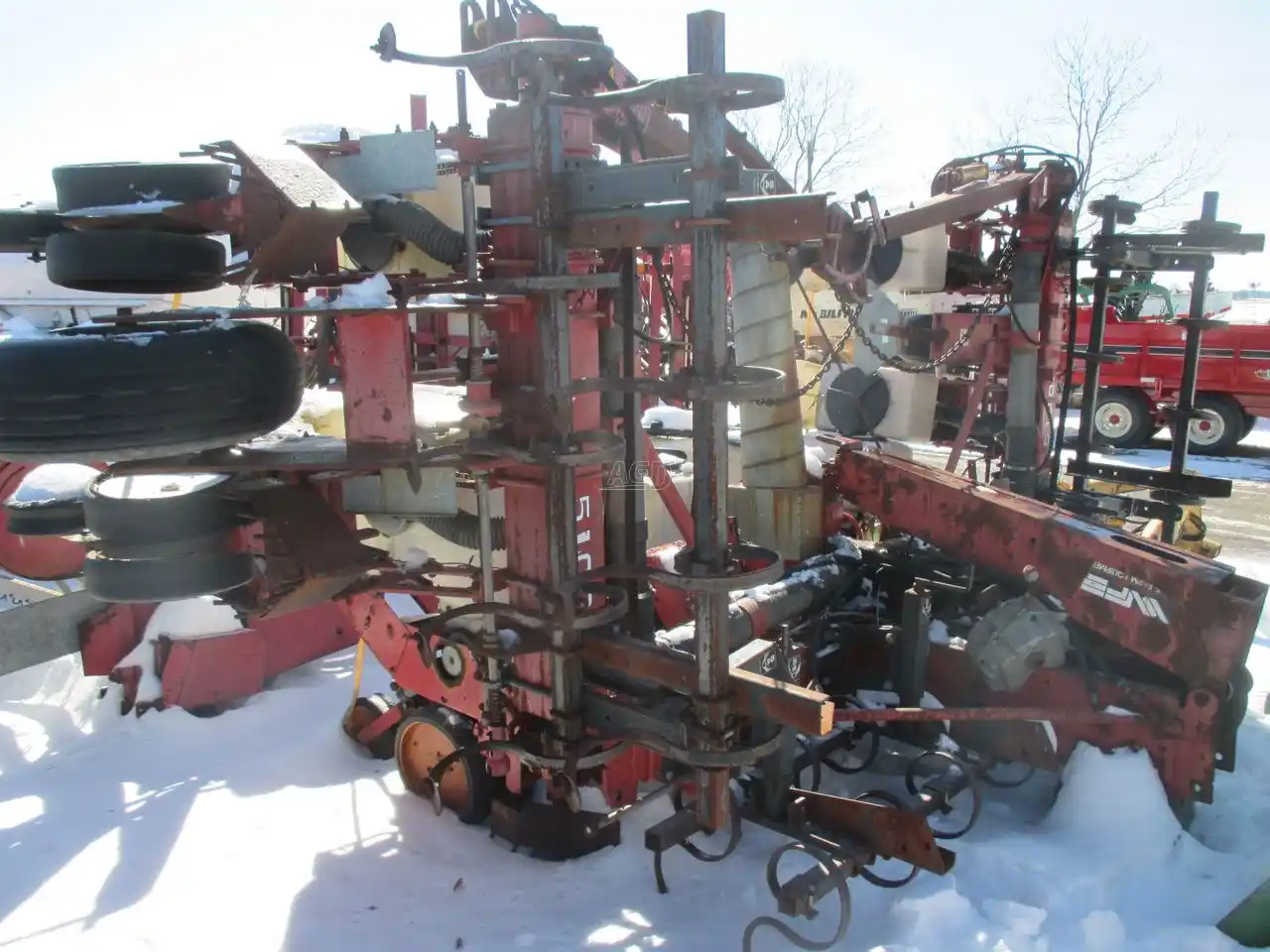 Gallery image 2 for Used White 5100 Planter