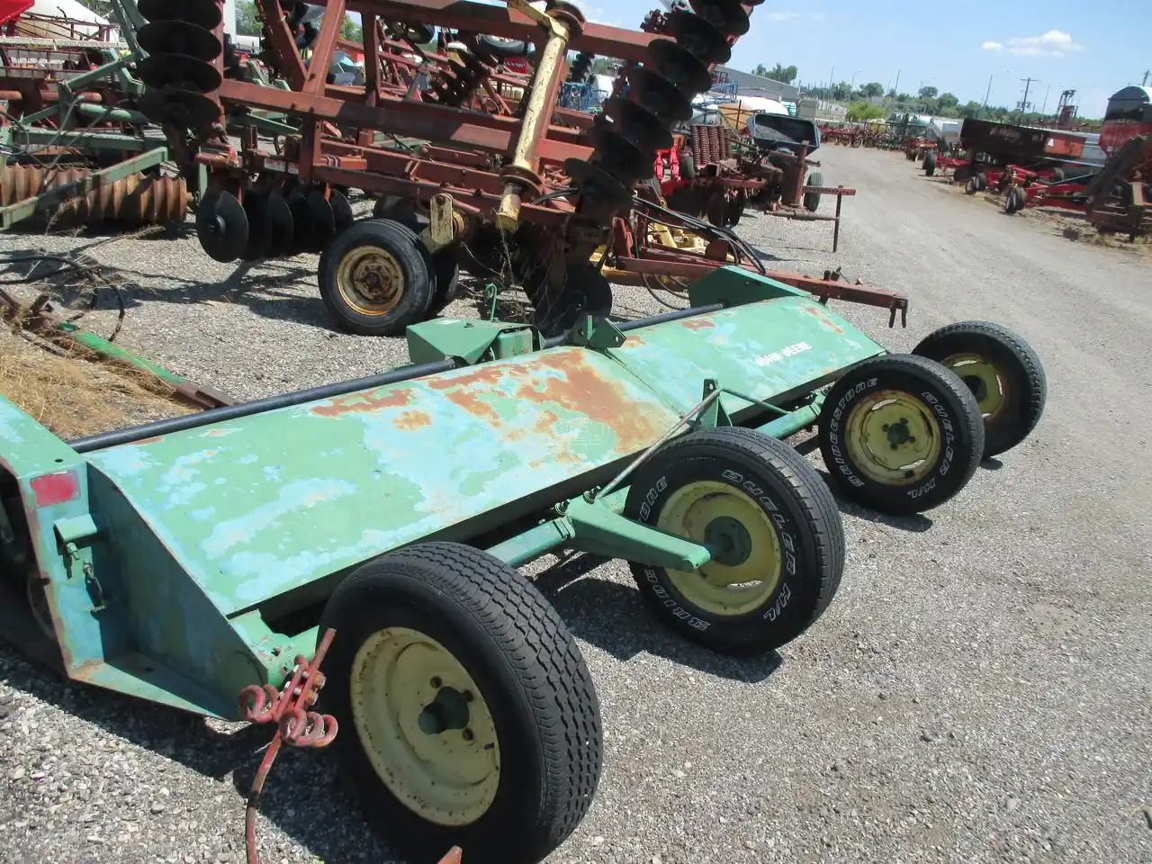 Gallery image 2 for Used John Deere 27 Flail Shredder