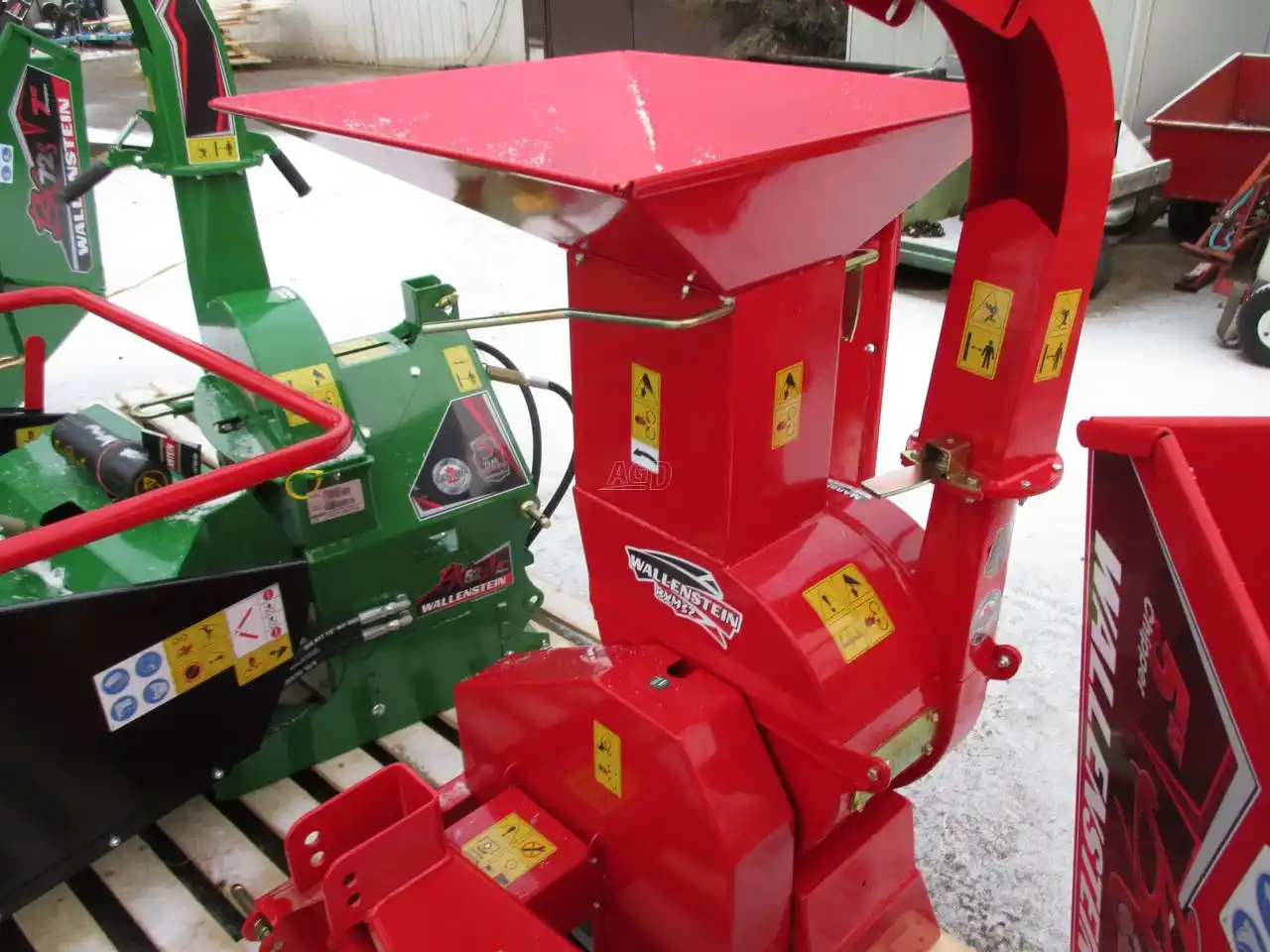 Gallery image 1 for New Wallenstein BXM32 Wood Chipper