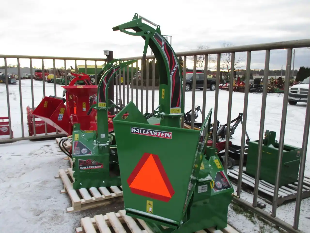 Gallery image 2 for New Wallenstein BX72S Wood Chipper