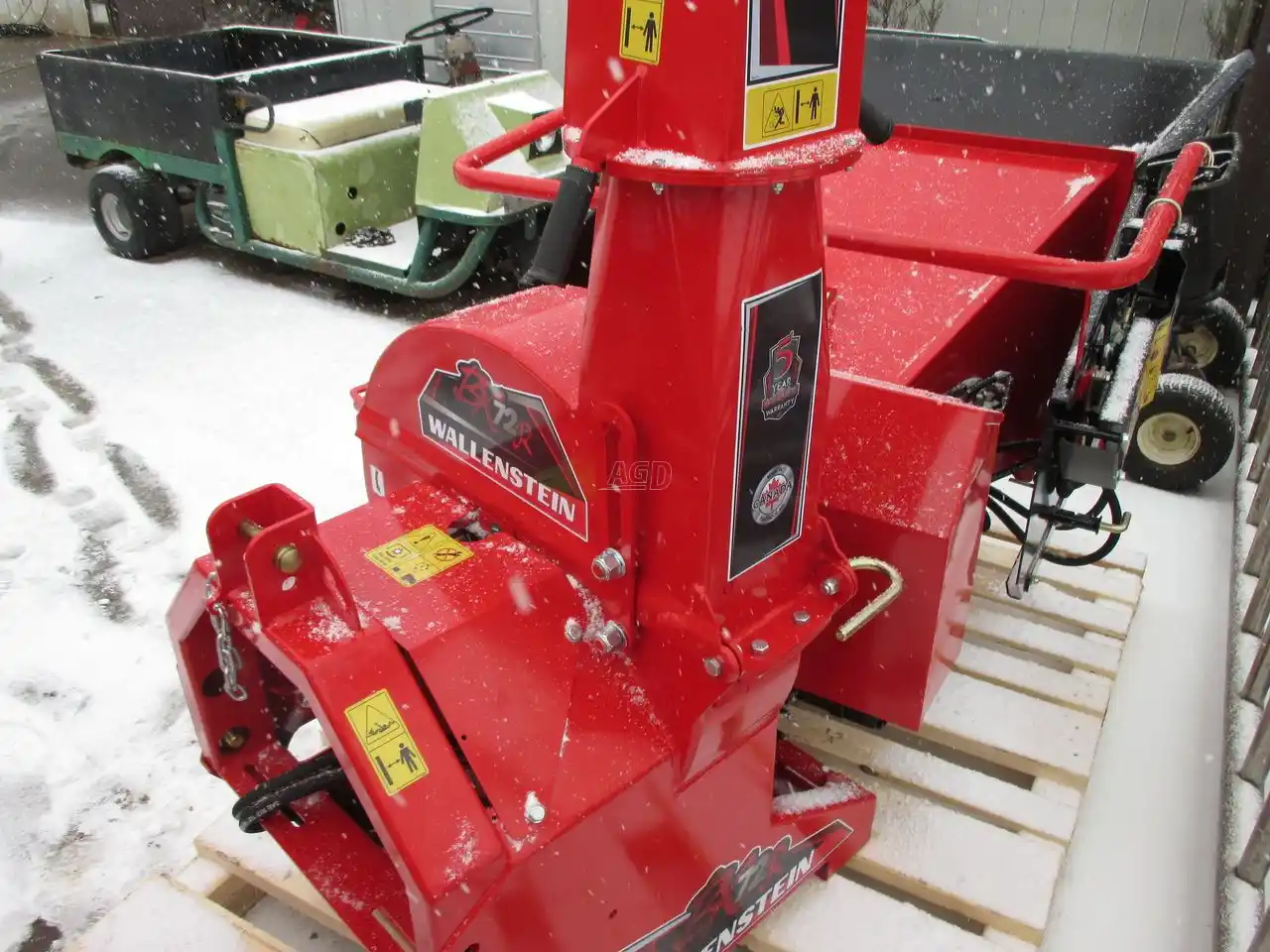 Gallery image 2 for New Wallenstein BX72R Wood Chipper