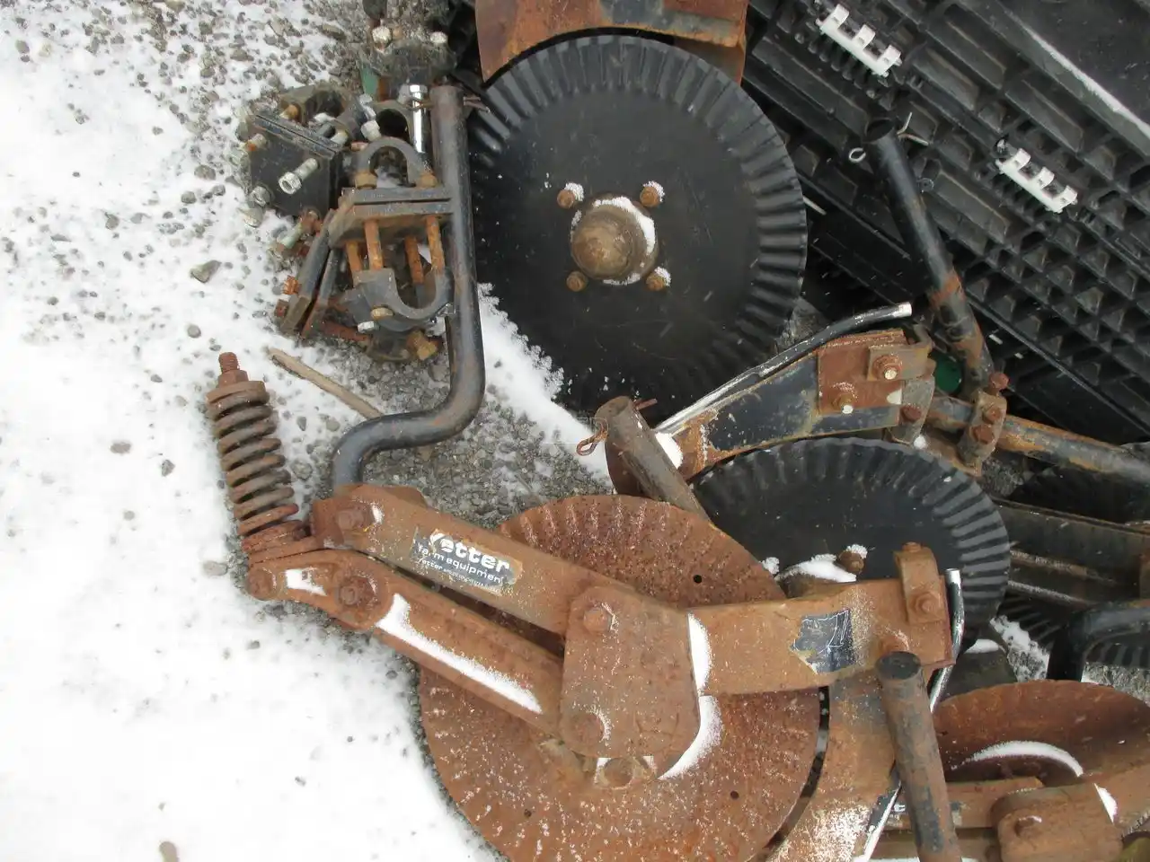 Gallery image 1 for Used Yetter Coulters Parts New-Used