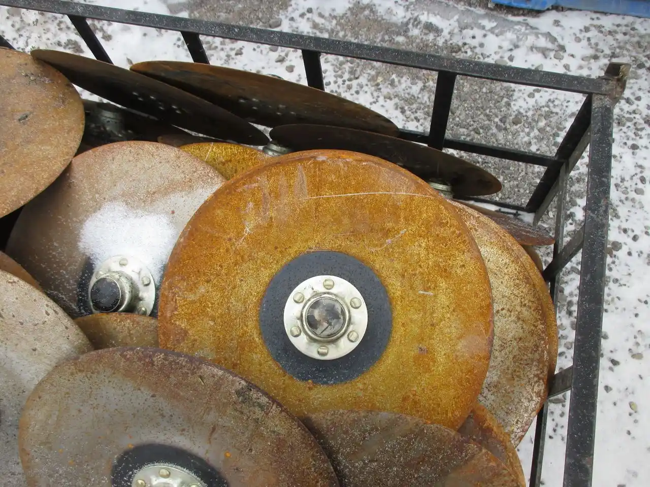 Gallery image 2 for Used John Deere Disc Openers Parts New-Used