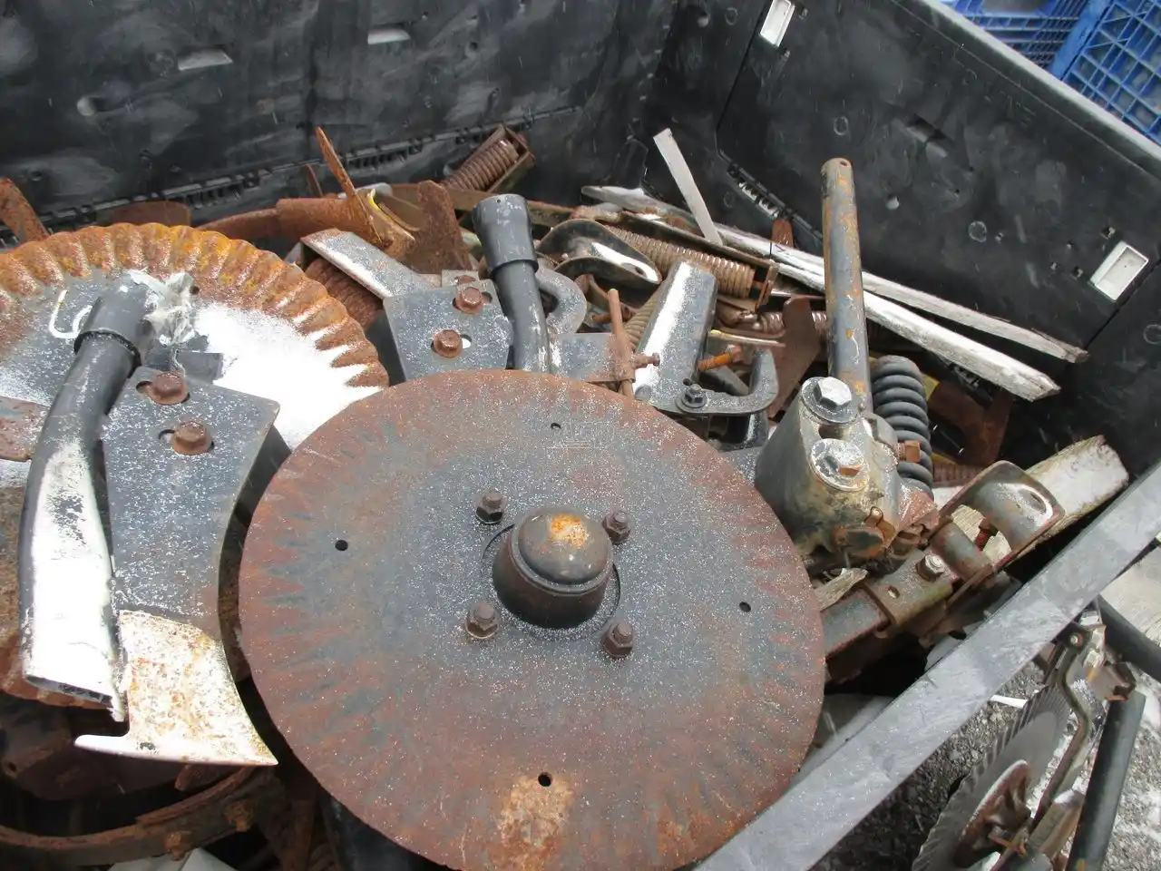 Gallery image 1 for Yetter Coulters Parts New-Used