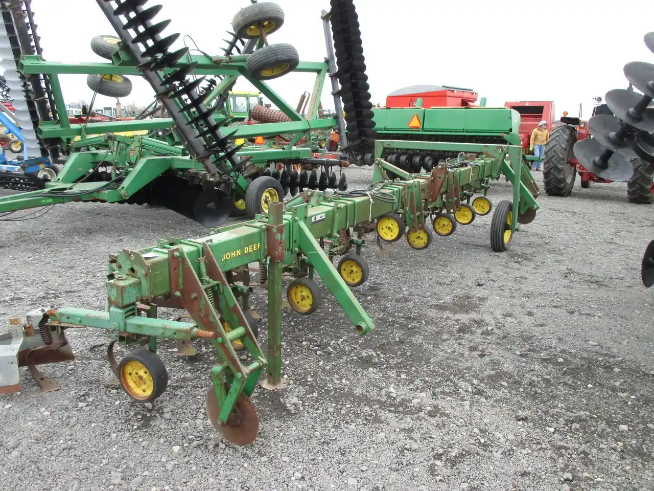 Gallery image 1 for Used John Deere 825 Cultivator