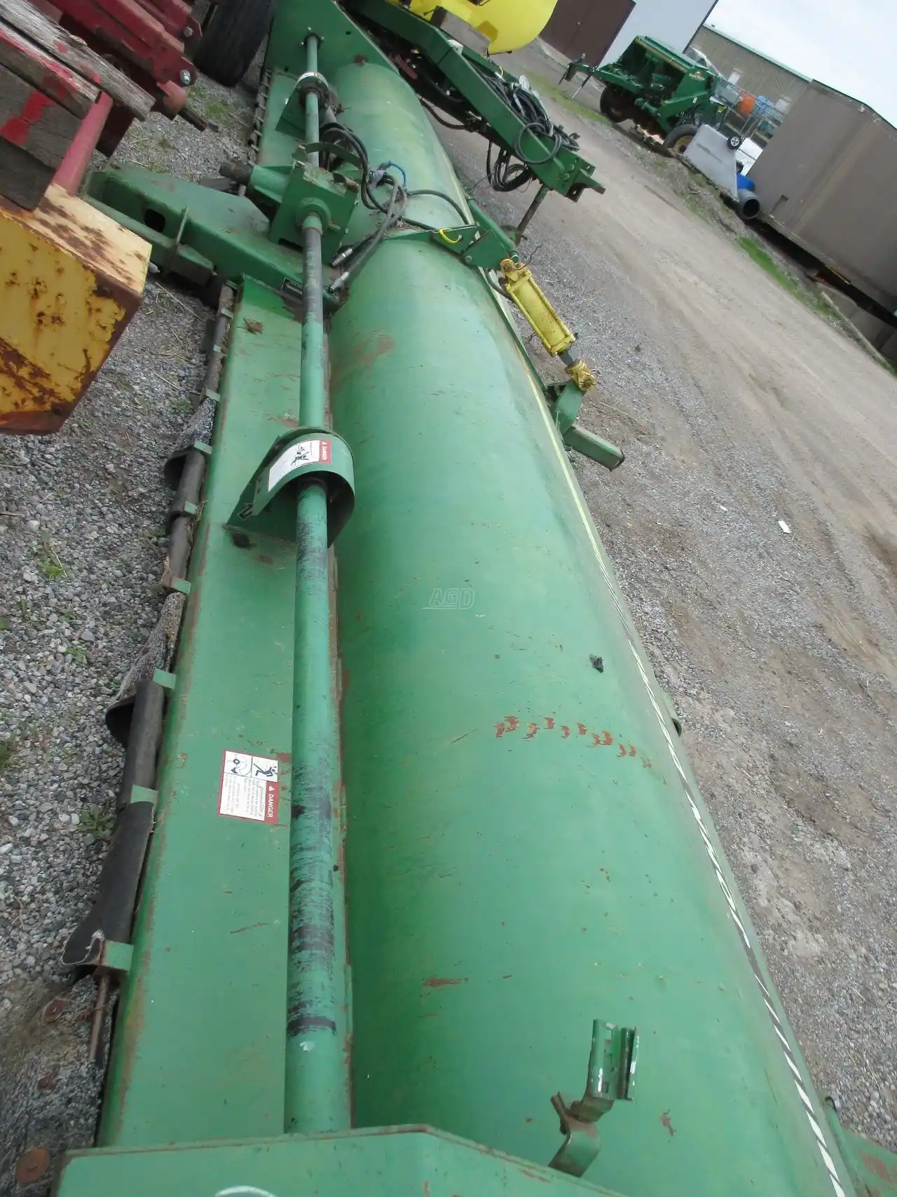Gallery image 2 for Used John Deere 120 Flail Shredder